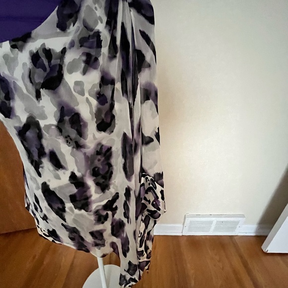 Fun mini dress with beautiful cape - Picture 3 of 3